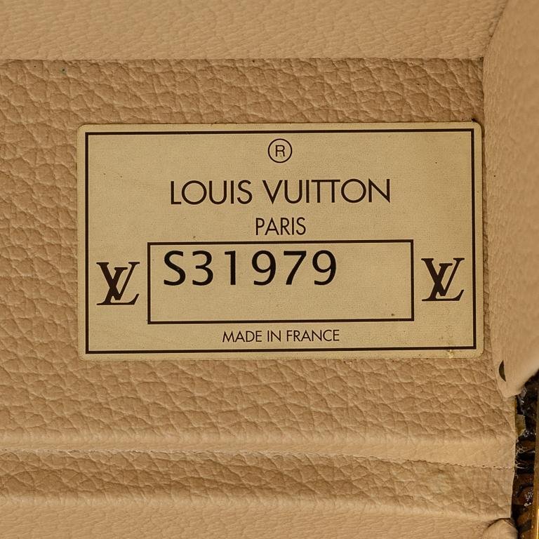 Louis Vuitton, A 'Alzer 80' travel bag, 2002.