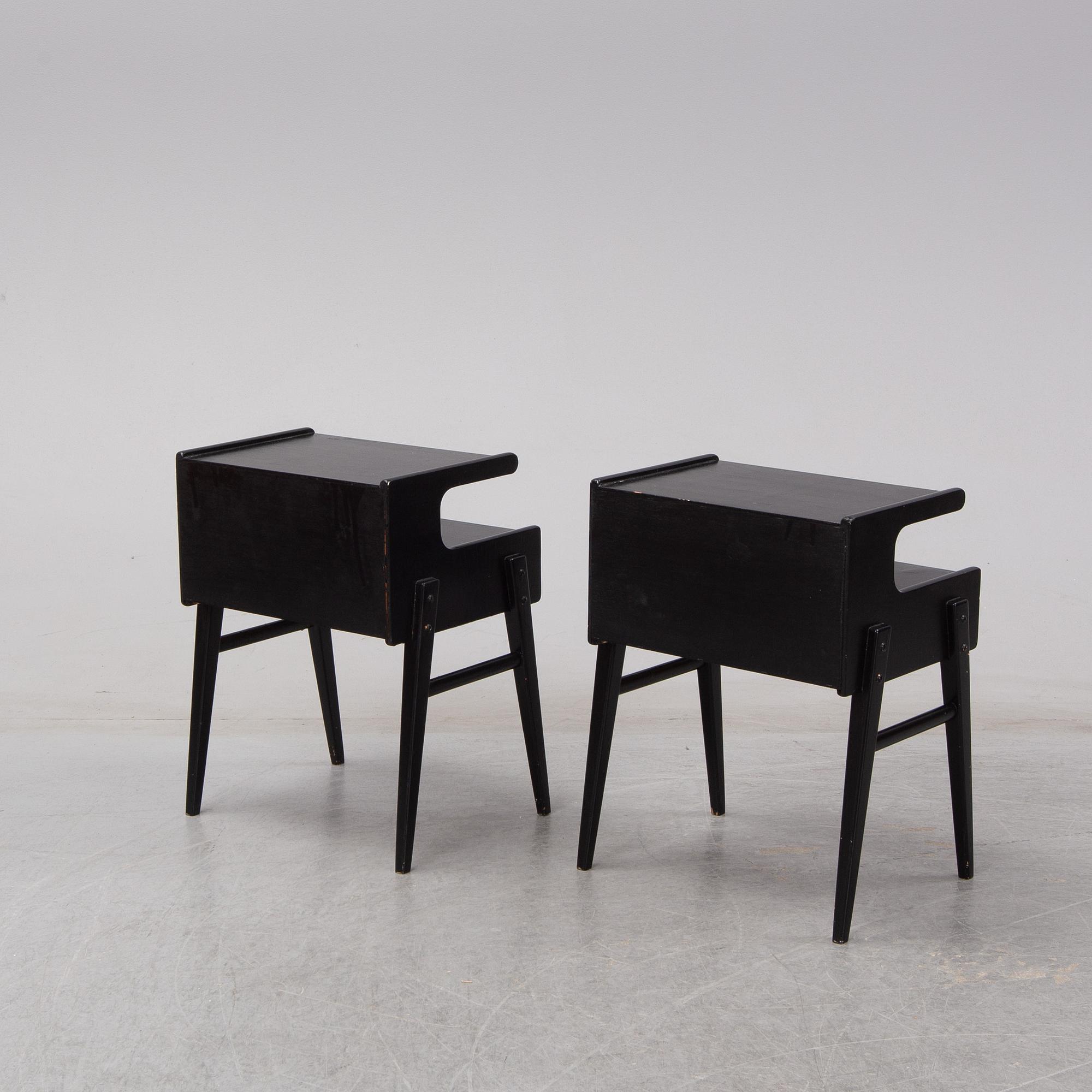 A pair of bedside tables, second half of the 20th century.