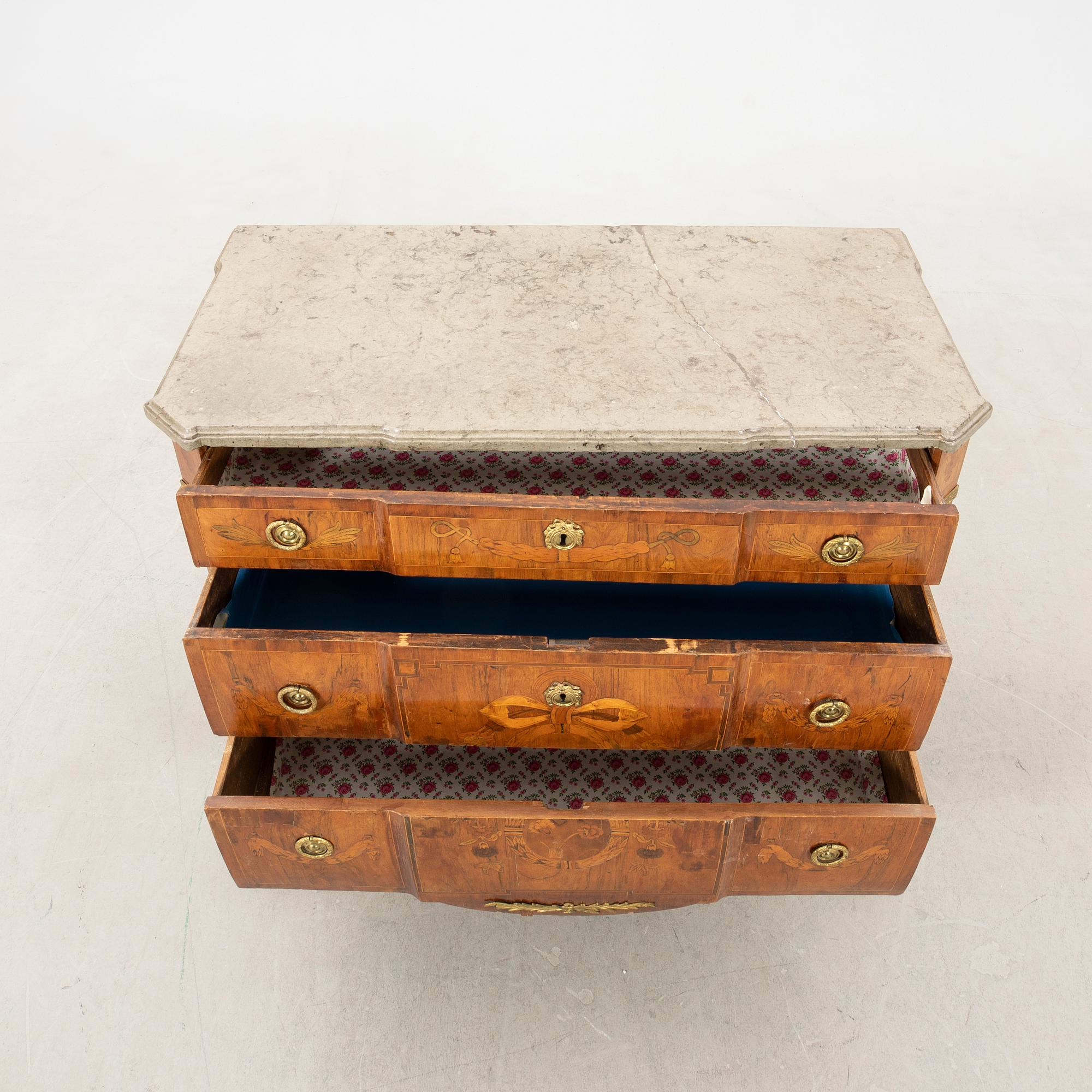 Chest of drawers, attributed to Jonas Hultsten (master in Stockholm 1773-1794), Gustavian.
