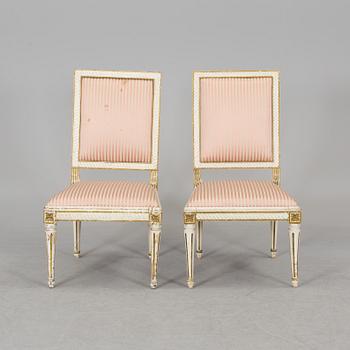 STOLAR, 2 st, en gustavianskt stockholmsarbete, den andra gustaviansk stil, 1700 respektive 1900-tal.