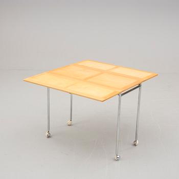 SIDOBORD/RULLBORD, "T701", Bruno Mathsson, Firma Karl Mathsson 1966. Brännstämplat.