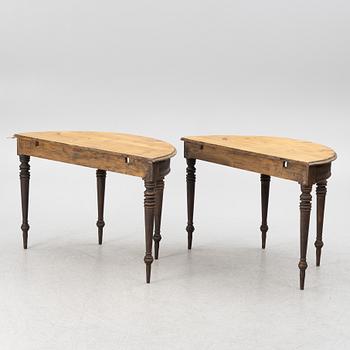 Månbord, ett par, Sverige, 1800-talets senare del.