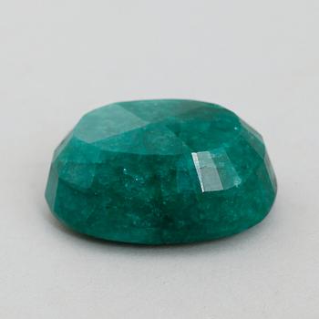 SMARAGD, oval fasetterad, ca 145 ct, oinfattad.