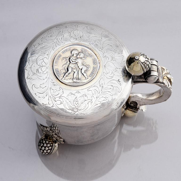 A Swedish 17th century parcel-gilt silver tankard, mark of Henrik Reimers, Norrköping (active 1684-1693).