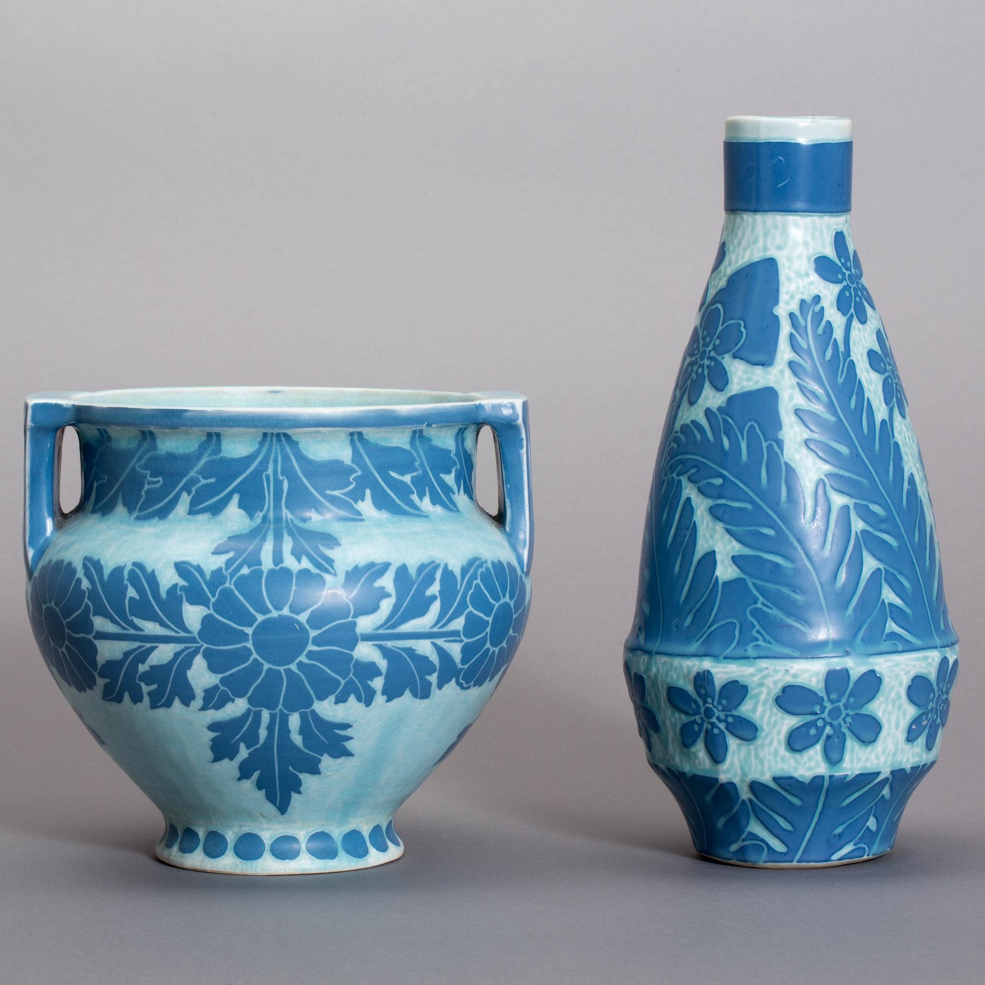 VAS och YTTERFODER, stengods, Josef Ekberg, Gustavsberg, Sgrafitto, signerade och daterade 1920 samt 1910.