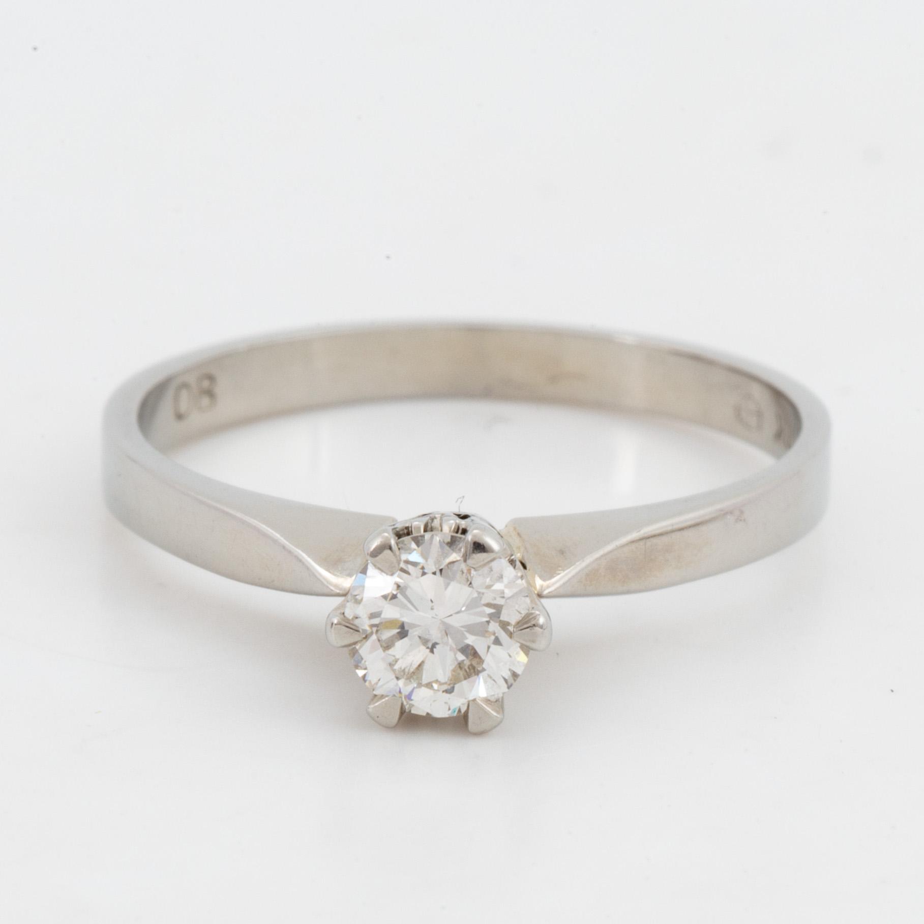 0,36 ct brilliant-cut diamond ring.