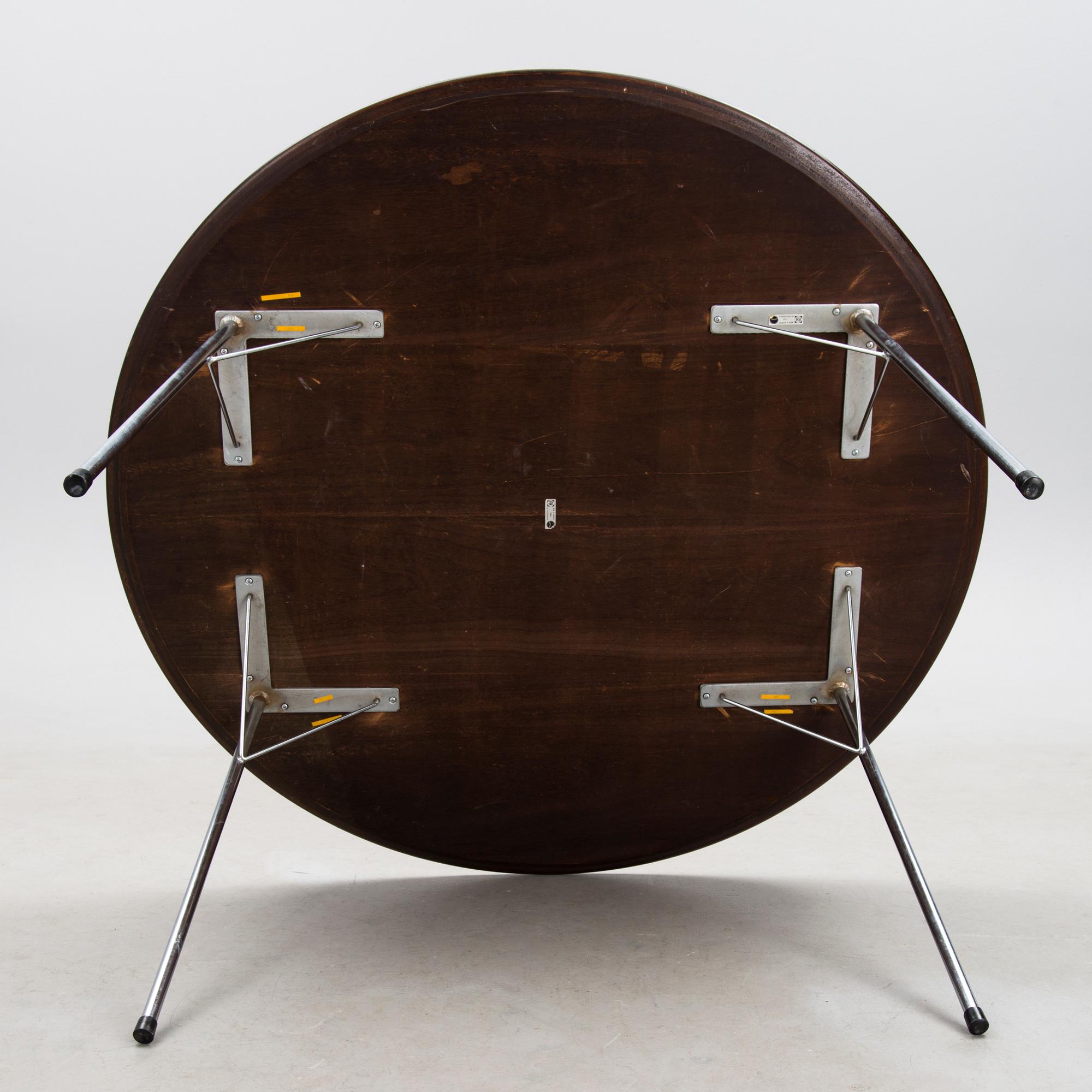 A 1966 '3600' dining table for Fritz Hansen, Denmark.