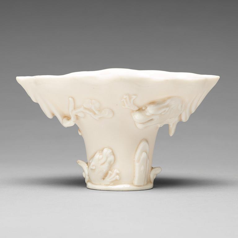 VINOFFERBÄGARE, blanc de chine. Kina, 1600-tal.