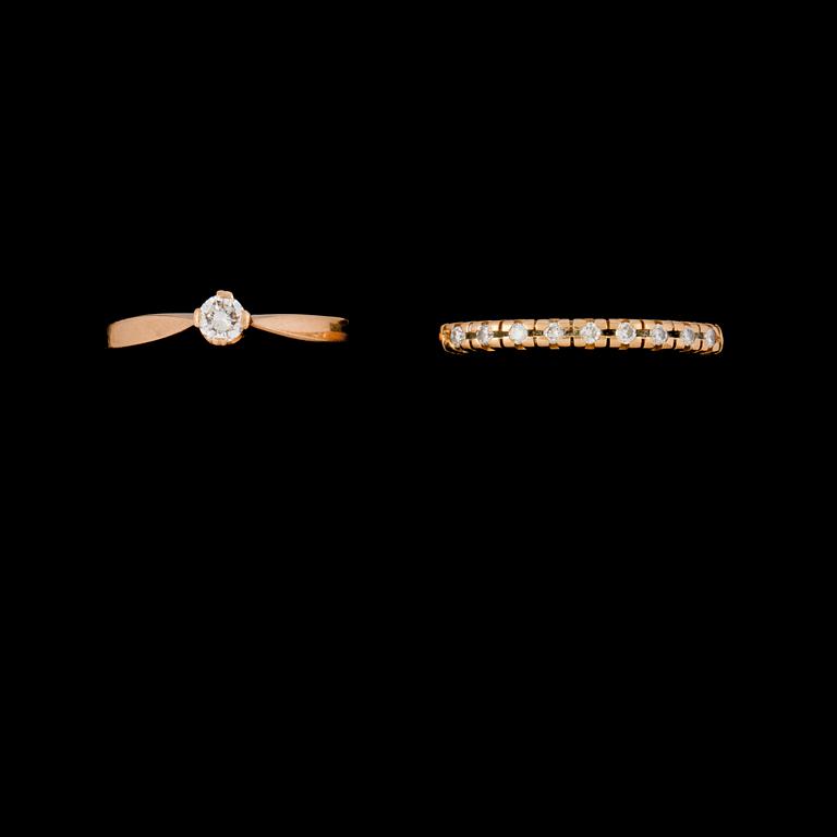 RINGAR, 2 st, 18k guld med briljantslipade diamanter, totalt 0.19 ct. Vikt 4 g.