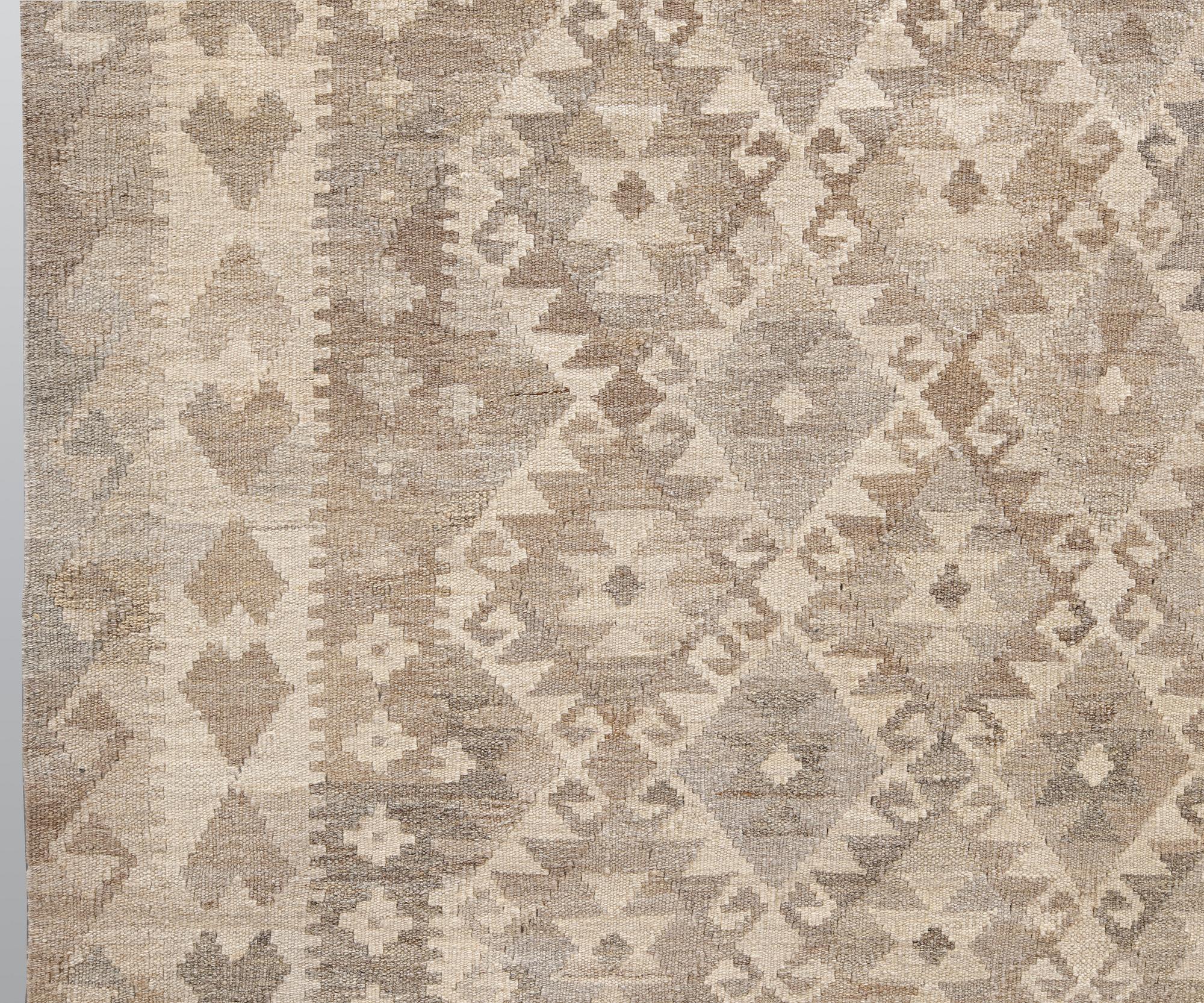 A kilim carpet, ca 290 x 208 cm.