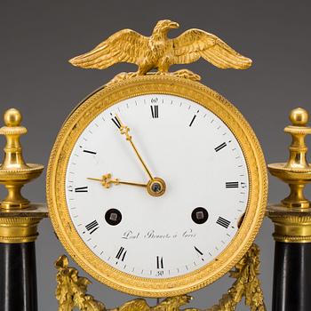 BORDSPENDYL, sengustaviansk. 1700-tal. "Paul Brunet á Paris".