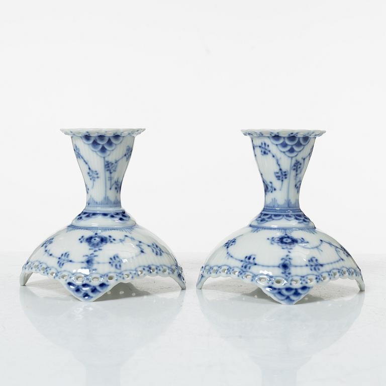 Royal Copenhagen, "Musselmalet", coffee service, 38 pieces, porcelain, full and half lace.