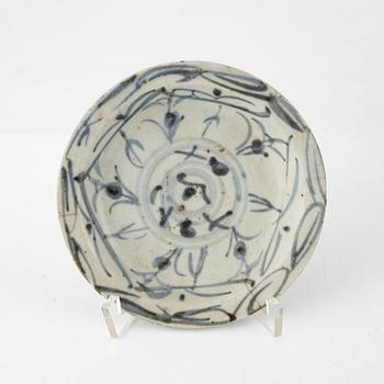 Parti porslin, 15 delar, Kina samt sydostasien, mestadels 1700-tal.