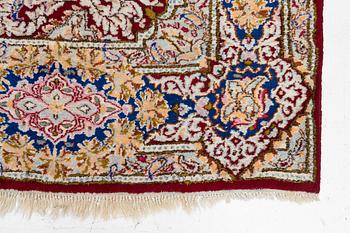 Carpet, Kirman, 314 x 220 cm.