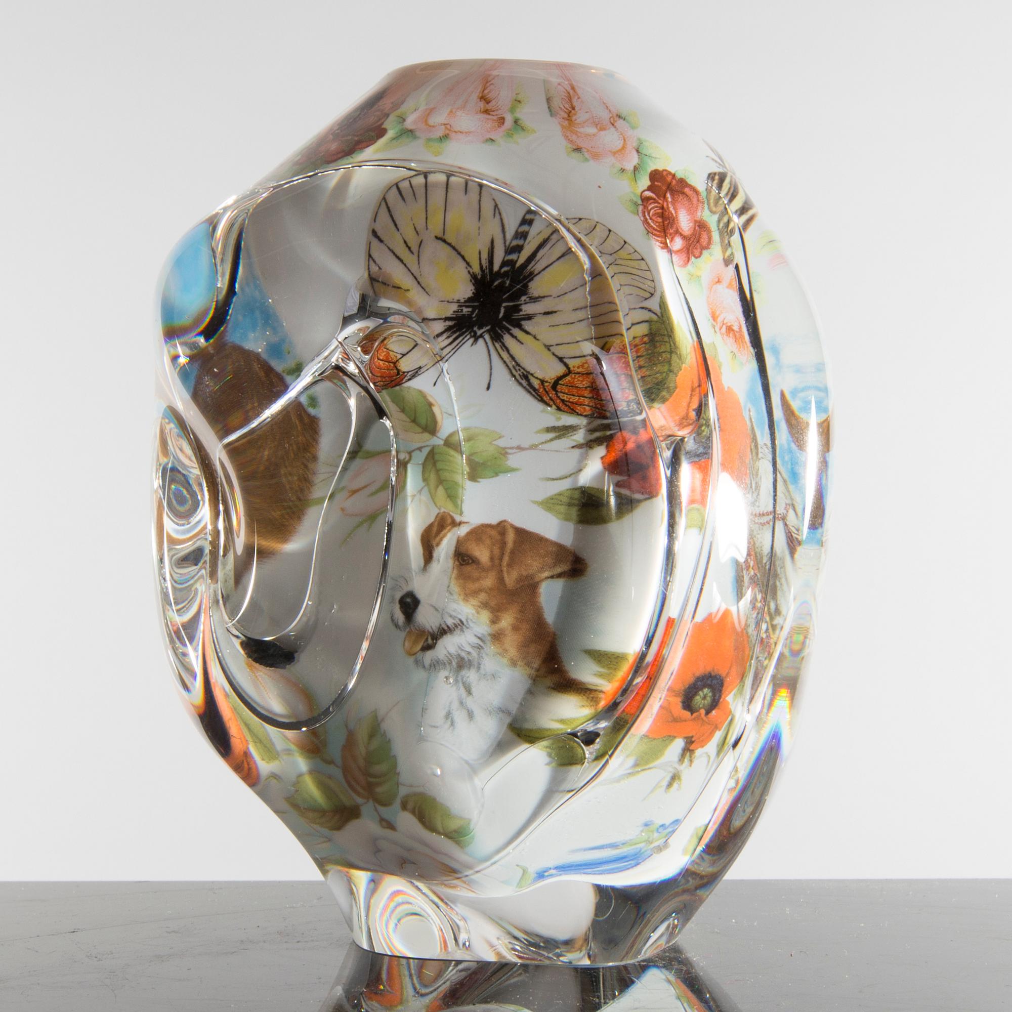 A unique 'Fabula' glass vase by Per B Sundberg, Orrefors 1998.