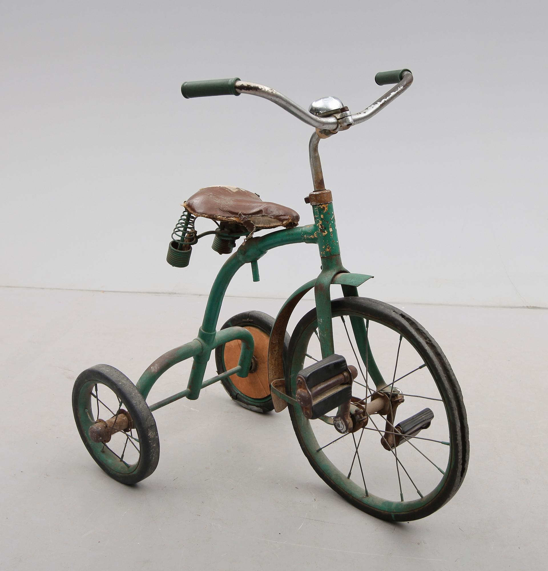 BARNCYKEL, trehjuling, 1900-talets första hälft.