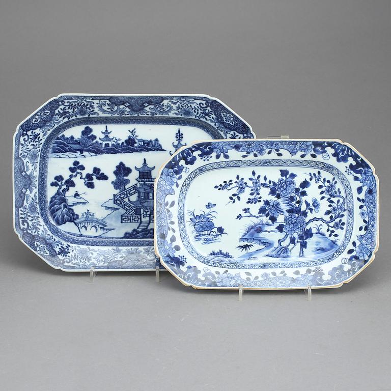 STEKFAT, 2 st, Kina, kompaniporslin, Qingdynastin, Qianlong (1736-1795).