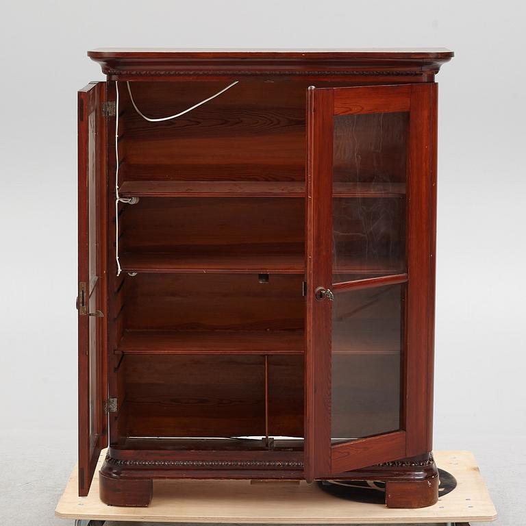 A book cabinet, second half of the 19th century.