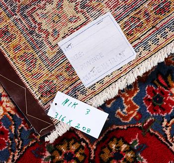 Matta, Najafabad, ca. 316 x 208 cm.