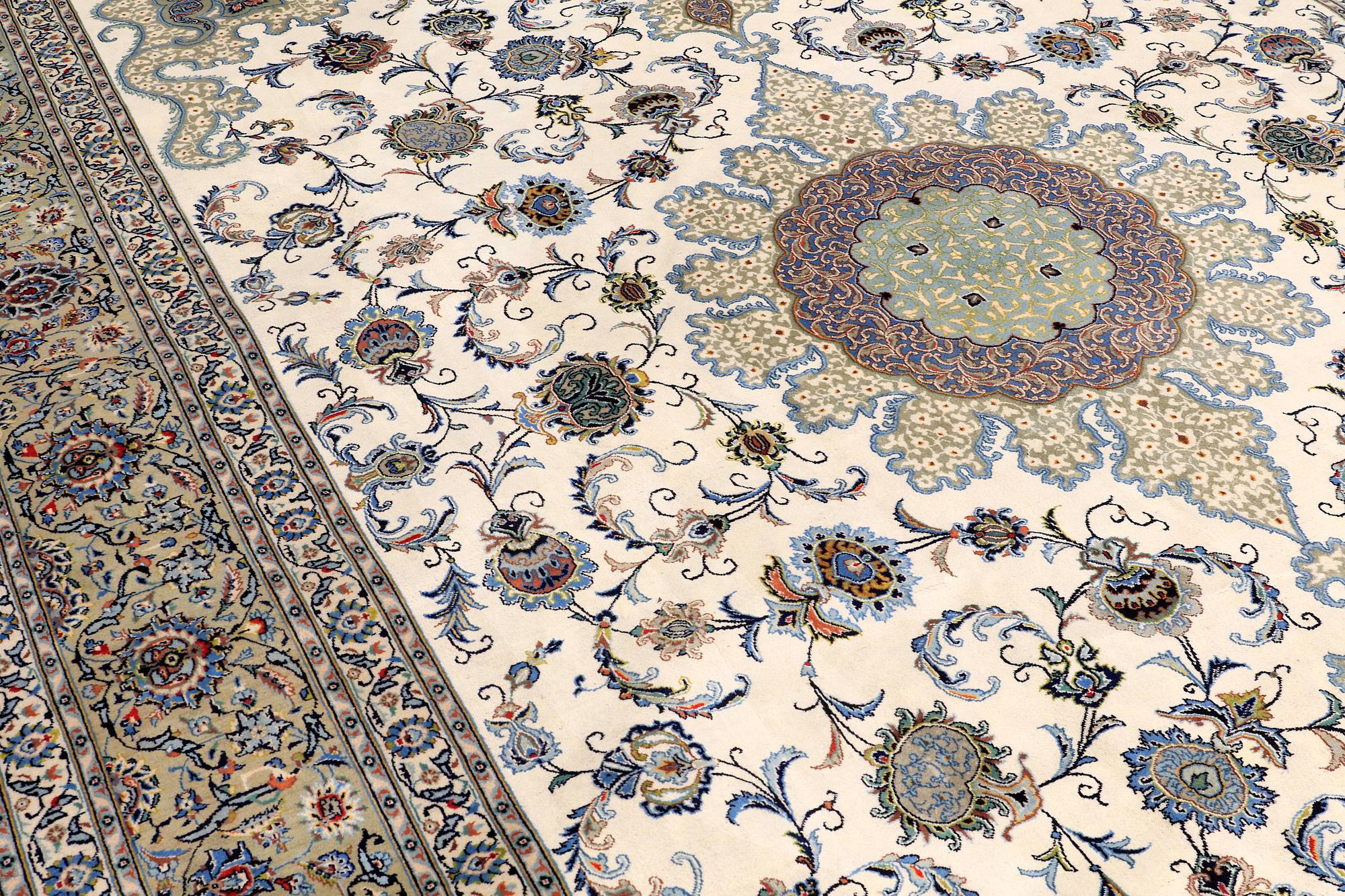 A carpet, sk Royal Kashan, ca 432 x 313 cm.