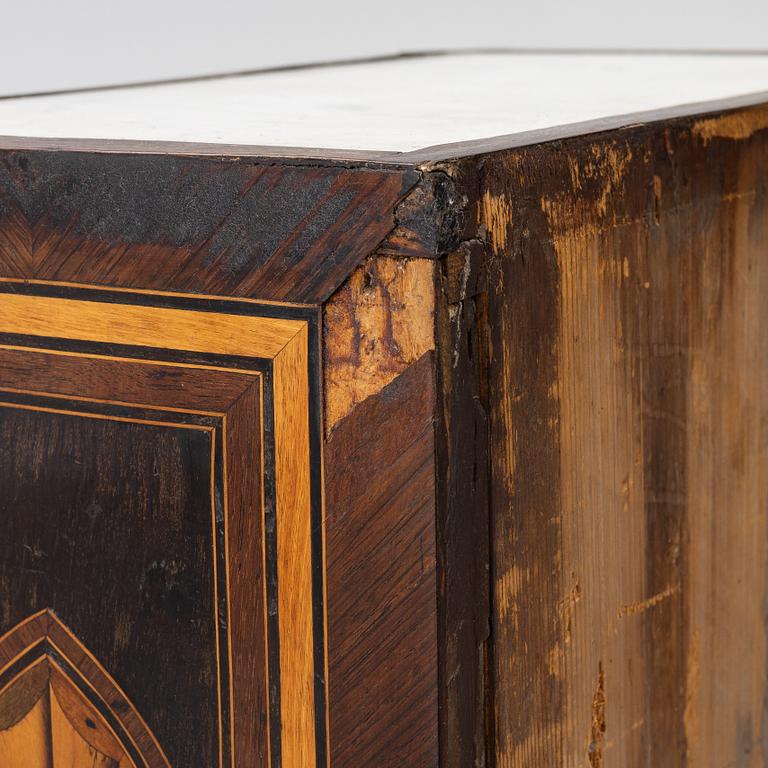 Chest of drawers, Louis XVI, France, latter half of the 18th century.