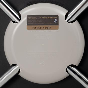 Arne Jacobsen, chairs, 6 pcs, Series 7 by Fritz Hansen, Denmark, dated 2016.