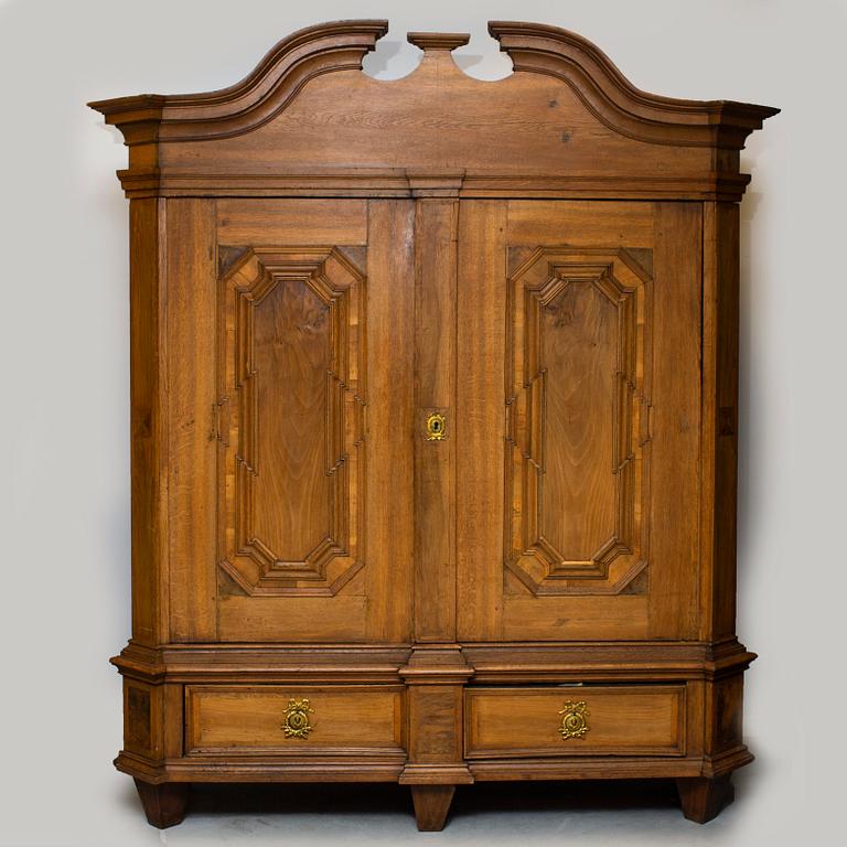 An 18th century Baroque cabinet.