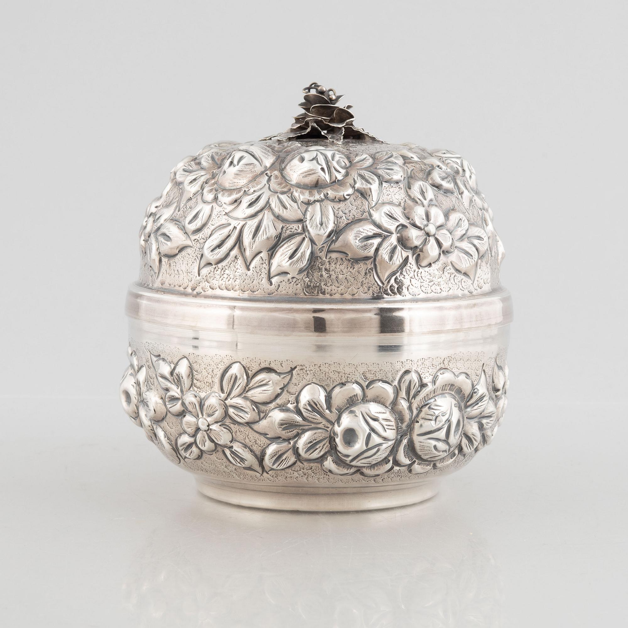 Skål med lock, silver 900, 1900-tal.