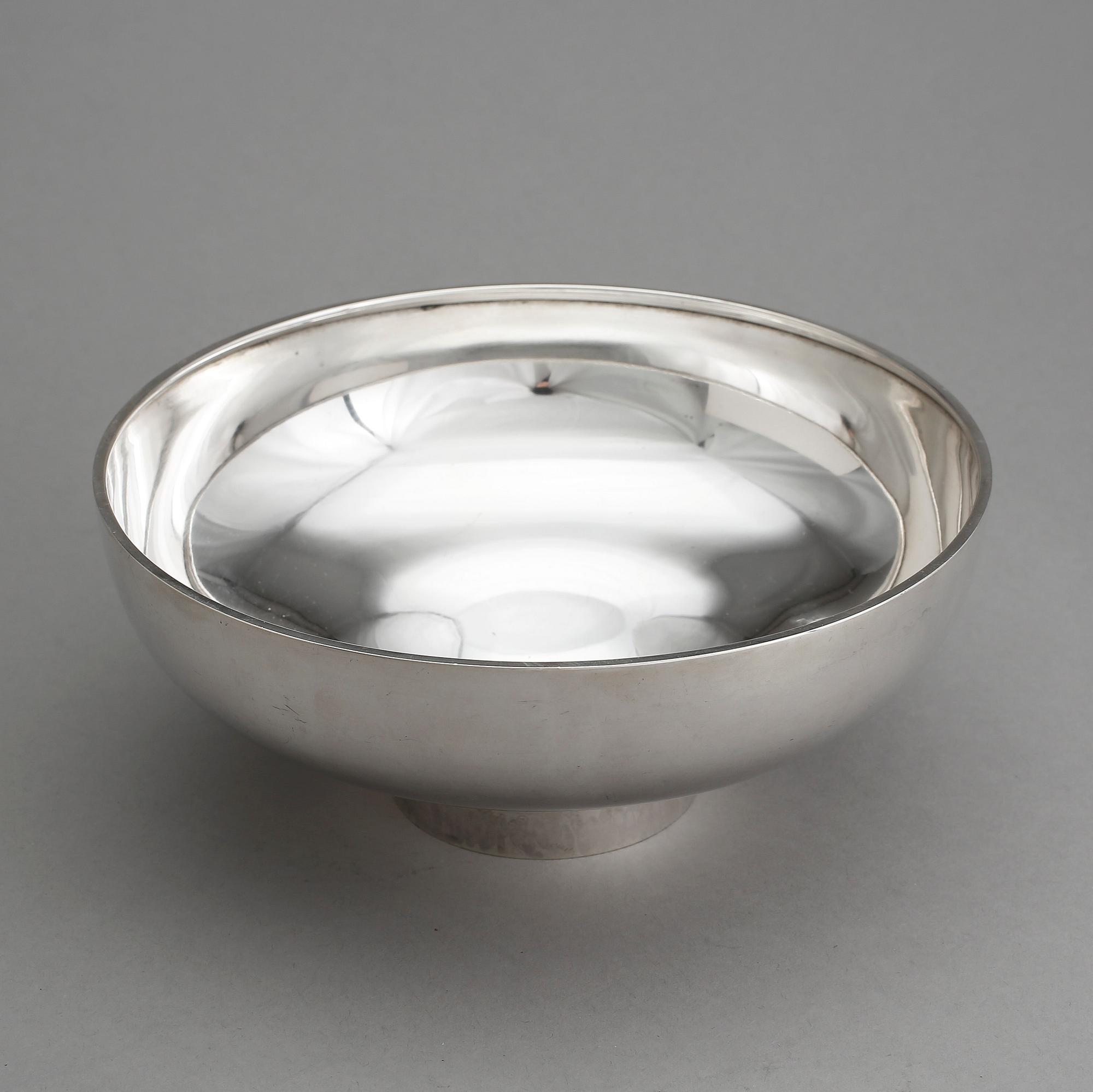 SKÅL, silver, Bengt Liljedahl, Stockholm  1975. Tot vikt ca 354 gram.