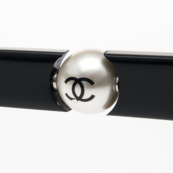 SOLGLASÖGON, Chanel.
