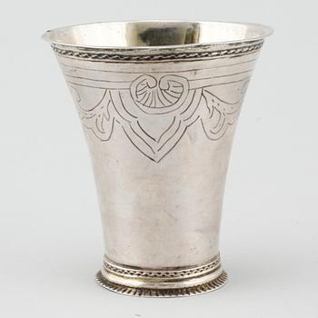 A silver cup by Petter Bergman (1739-1754 (1757)), Skänninge, weight 55 gram.