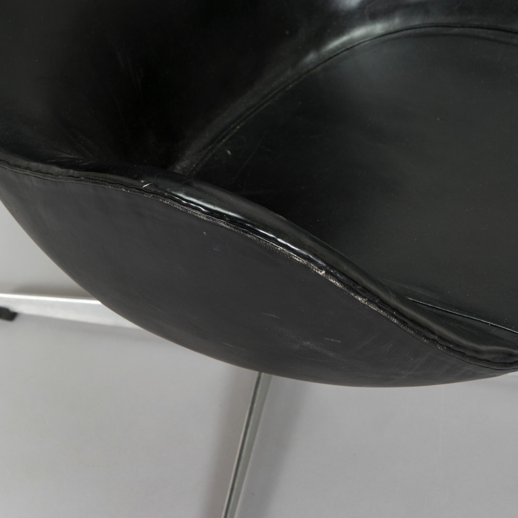 Arne Jacobsen, a black leather "Egg" armchair, Fritz Hansen, Denmark 1960/70s.