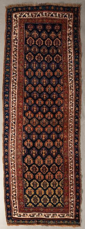 Matta Orientalisk semiantik/antik galleri ca 355x119 cm.