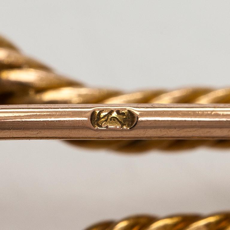 Brooch, antique cut diamonds, 14K (56) gold, St Petersburg 1898-1903.