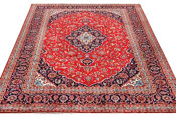 A Keshan carpet, c. 372 x 247 cm.