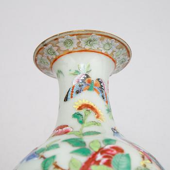 Two similar, Chinese porcelain vases, around the year 1900.
