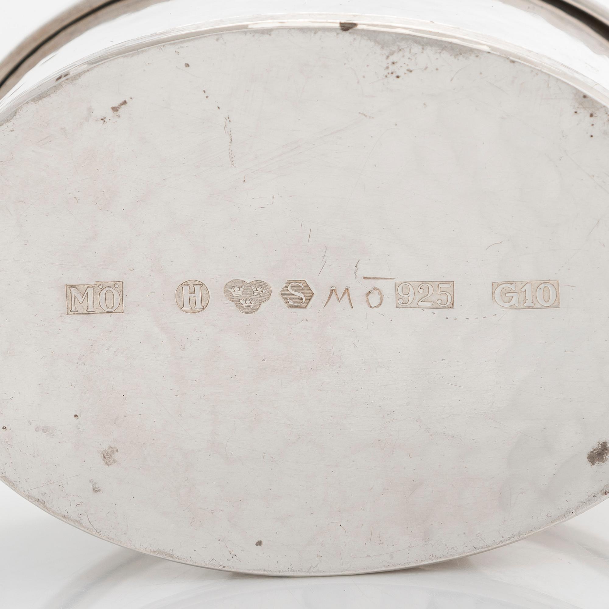 Flakonger, 2 st, silver, samt dosa, sterlingsilver, Finska och svenska stämplar.