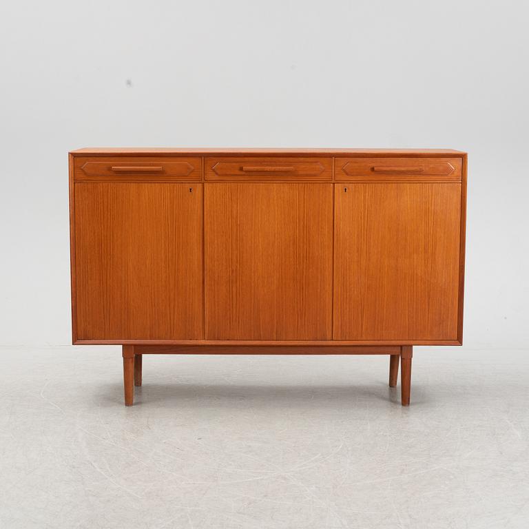 A teak veneered sideboard, 1950's/1960's.