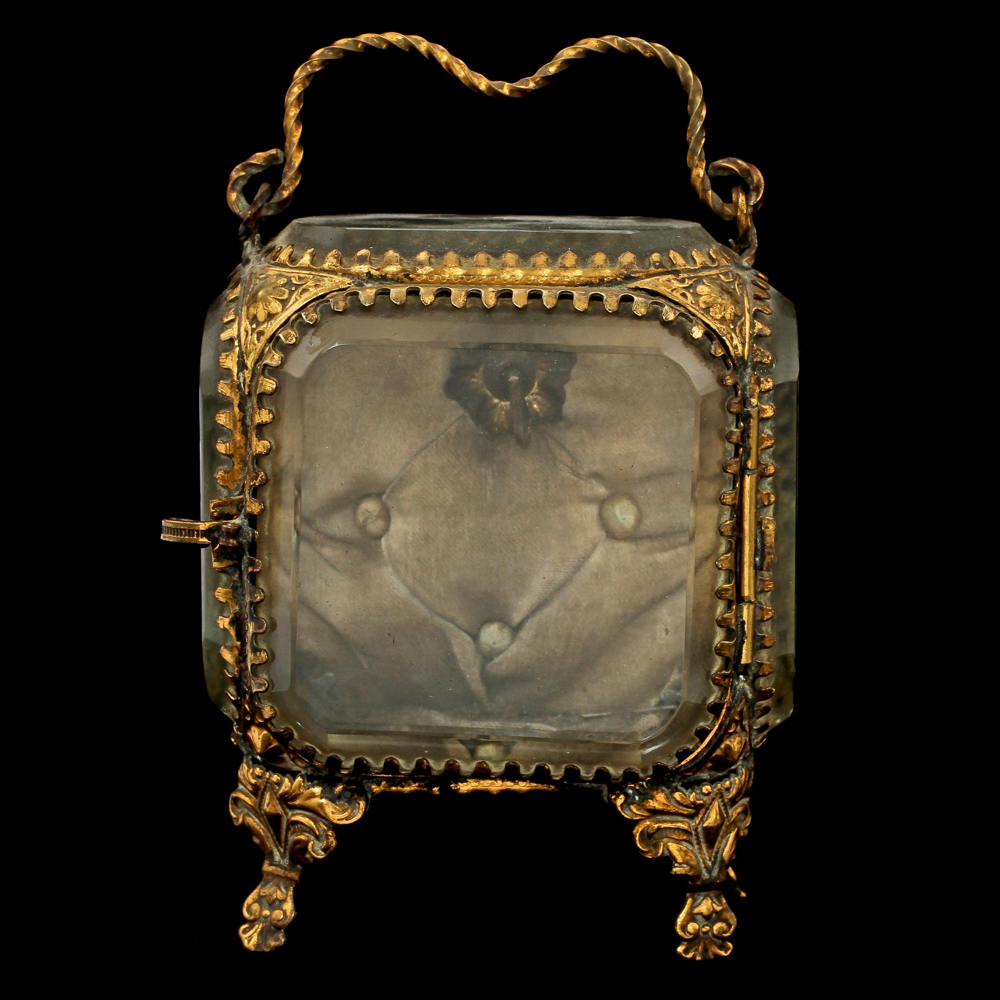 FICKURSSTÄLL samt FICKUR, sekelskiftet 1800/1900.