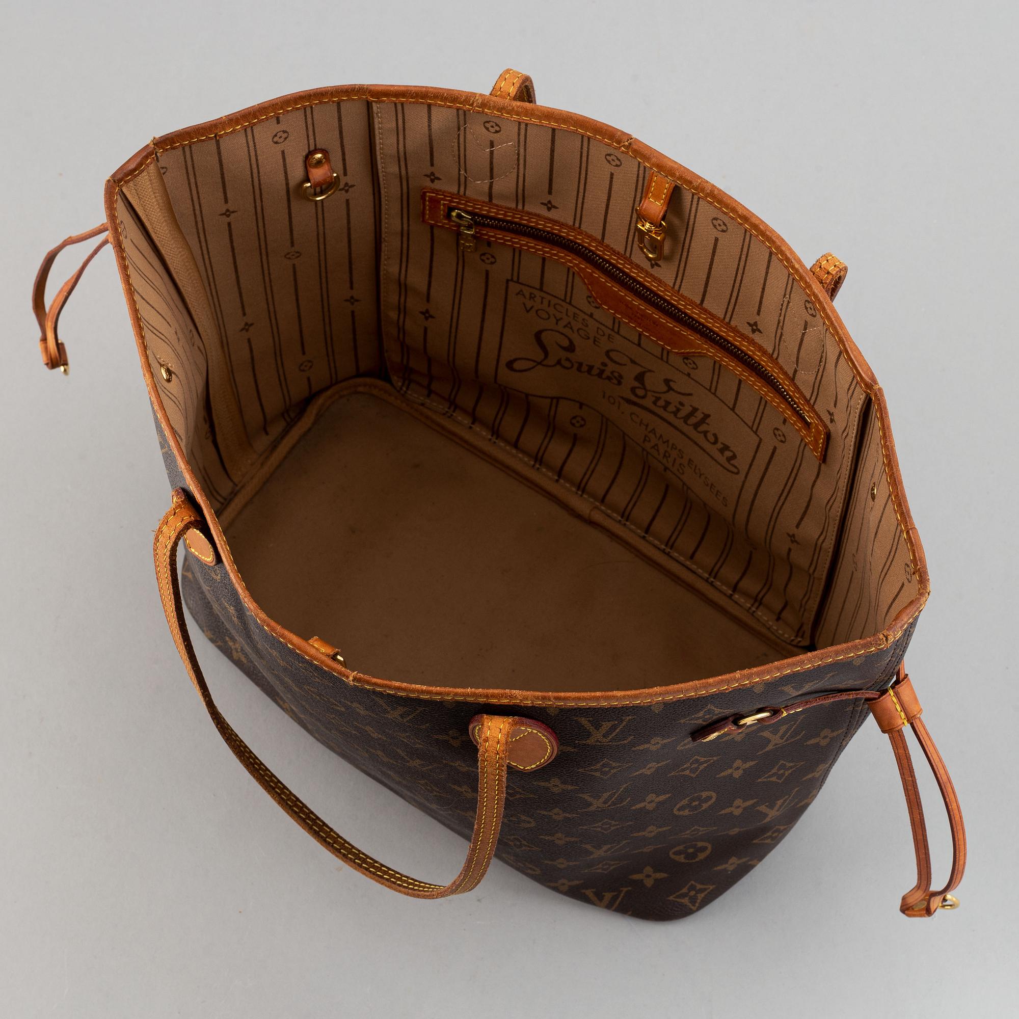 Louis Vuitton, 'Neverfull MM'.