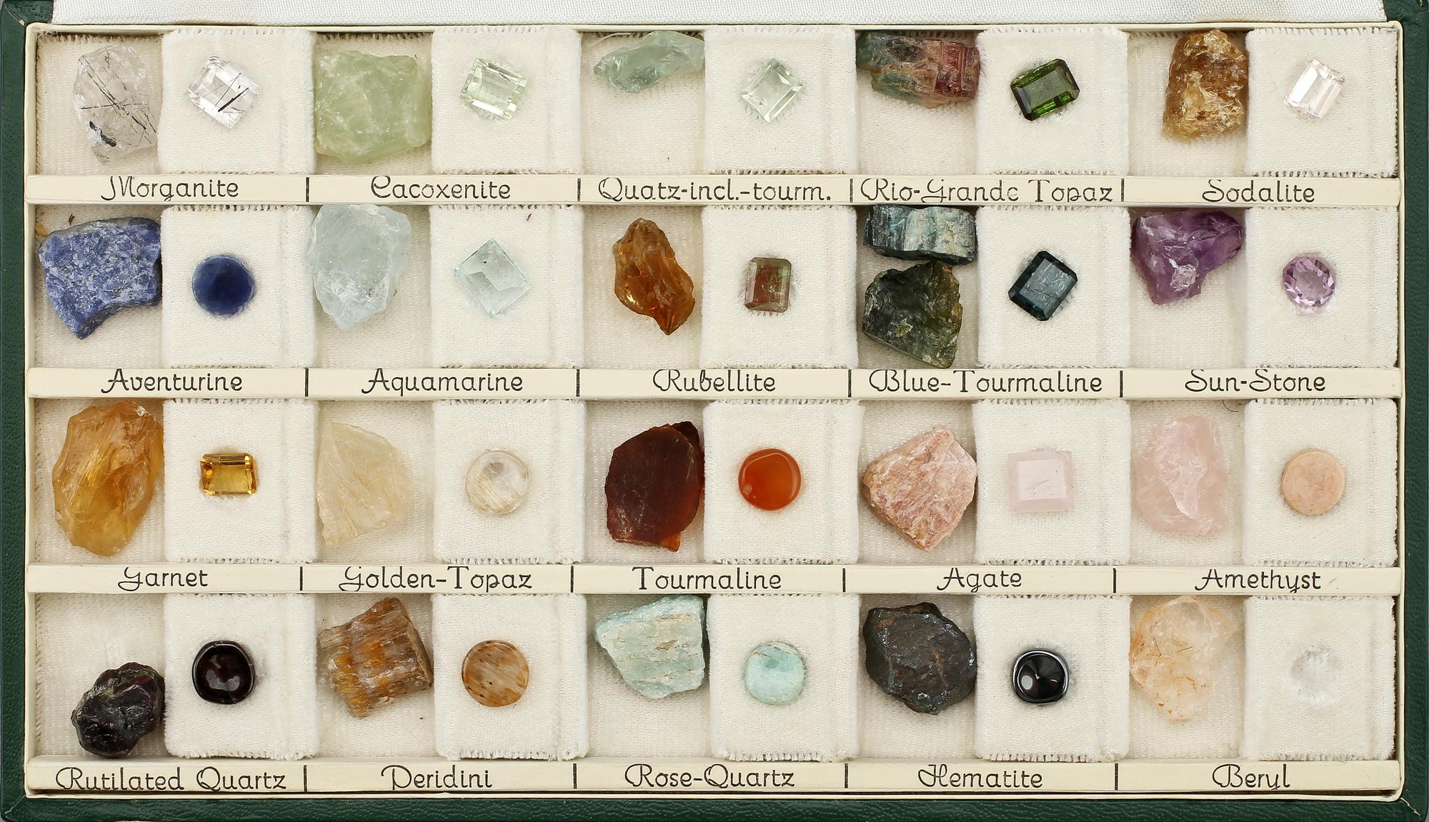 ÄDELSTENSSAMLING, 40 st, 1900-tal.