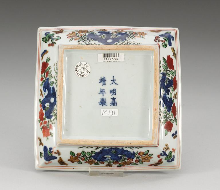 FAT, porslin. Ming dynastin, med Jiajings sex karaktärers märke och period (1522-66).