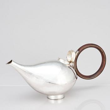 Lars Håkansson, a sterling coffeepot, Lund, 1982, sterling silver.