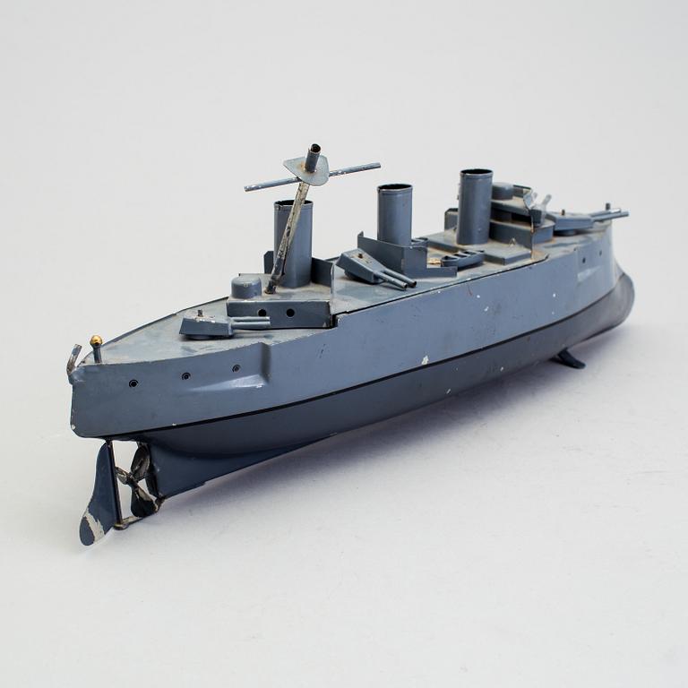 A tinplate gunboat by Gebrüder Bing, Germany, 1910s.