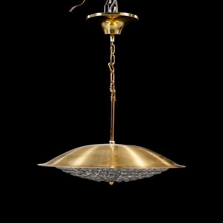 TAKLAMPA, 1900-talets andra hälft, höjd exkl kedja 28 cm.