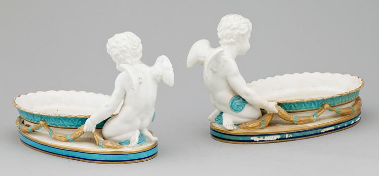 JARDINERER, ett par, porslin, 18/1900-tal.