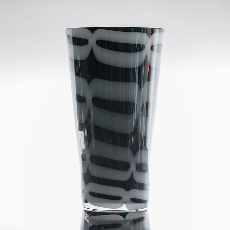 INGEGERD RÅMAN, vas, glas, signerad Orrefors Limited 2003 9032-88 Ingegerd Råman 7-70.