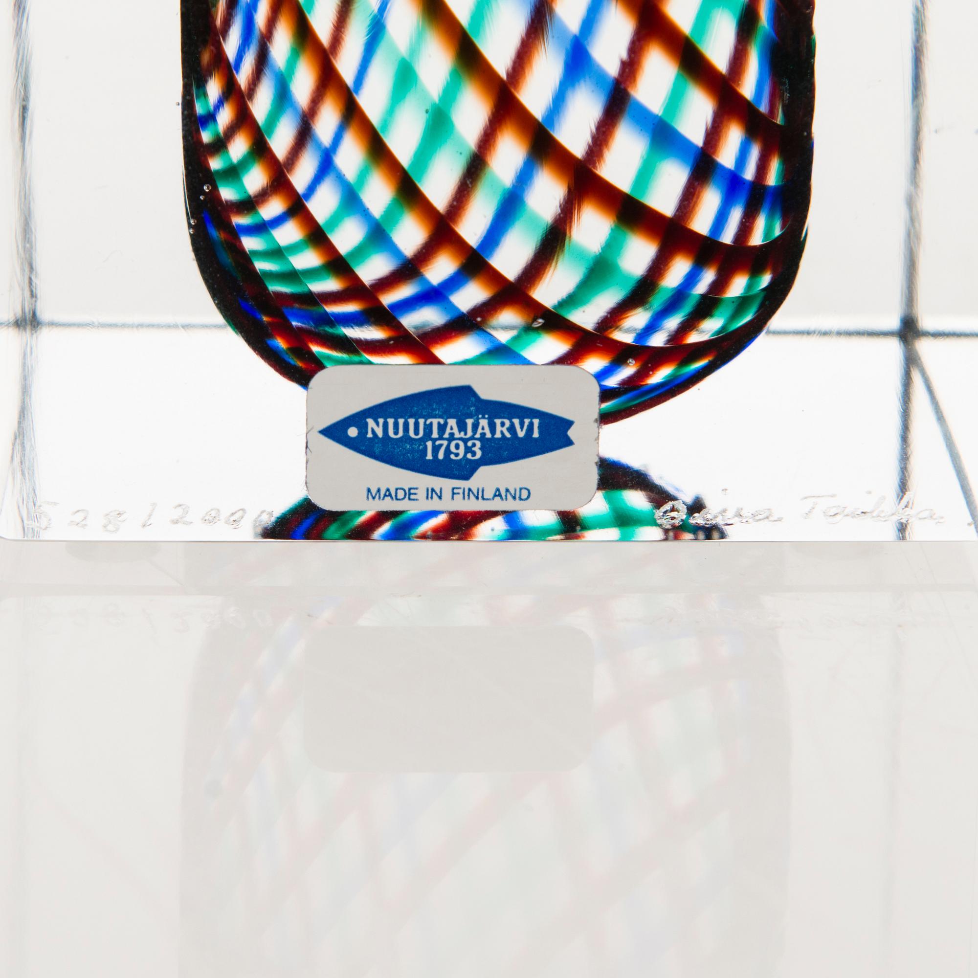 OIVA TOIKKA, An annual glass cube, signed Oiva Toikka Nuutajärvi 1994 and numbered 528/2000.