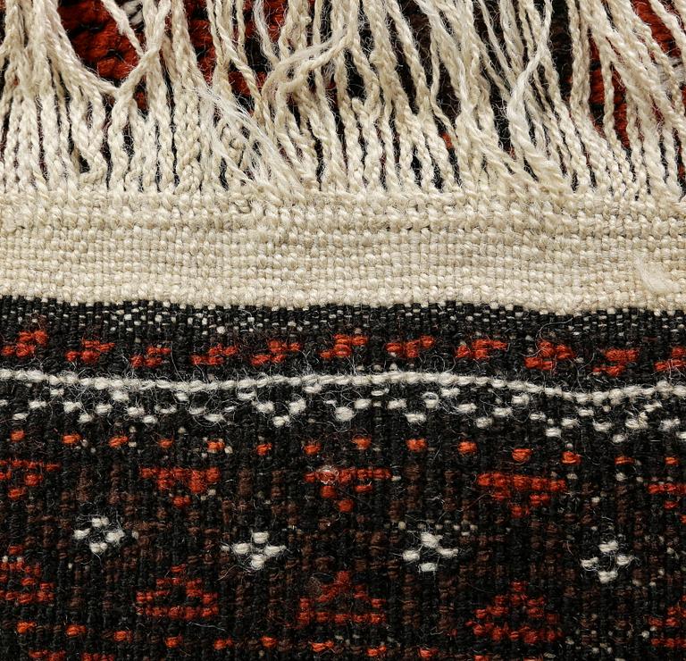 MATTA, Beludj. Ca 163x90 cm.