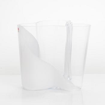 Alvar Aalto, a '3030' vase for Iittala. Signed Iittala.